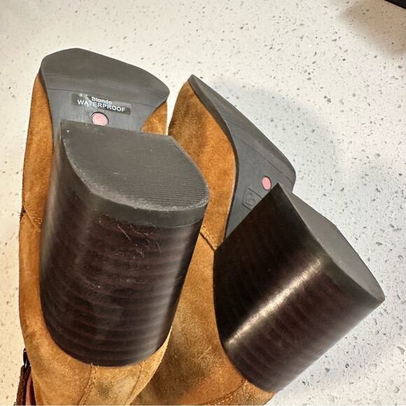 Blondo Waterproof Tan Suede Ankle Boots Booties 2.5” Heel Side Size 9 - Picture 9 of 11